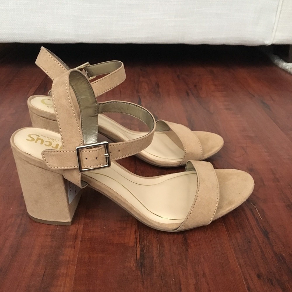 Sam Edelman Circus heels in Sand color 7.5 BNWT